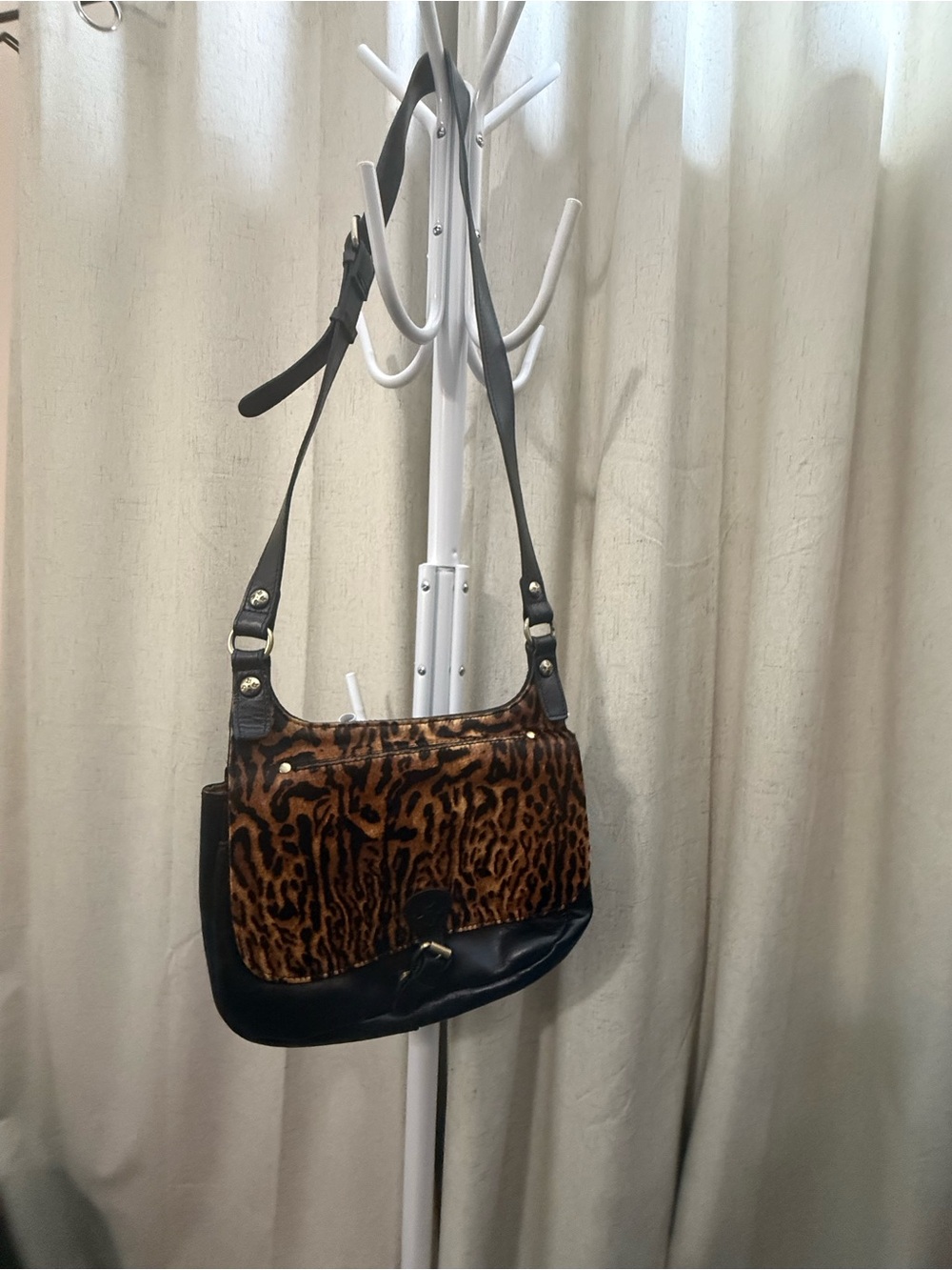 Patricia Nash Women’s Leopard Print Shoulder Bag in Brown and Black